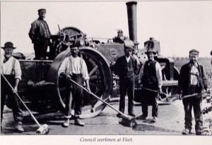 AOS P 1469 Fleet Council workman repair road