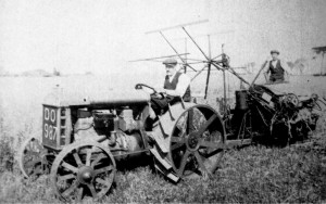 AOS P 1905  richardsons farm, pinchbeck with an early ford tractor
